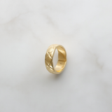 Women’s Criss-Cross Band Ring with Polished Finish