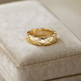 Women’s Criss-Cross Band Ring with Polished Finish