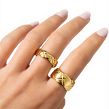 Women’s Criss-Cross Band Ring with Polished Finish